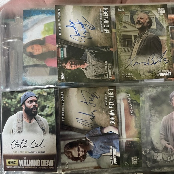 The Walking Dead Topps Trading Cards - READ DESCRIPTION